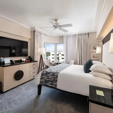 The Palms Hotel & Spa-3